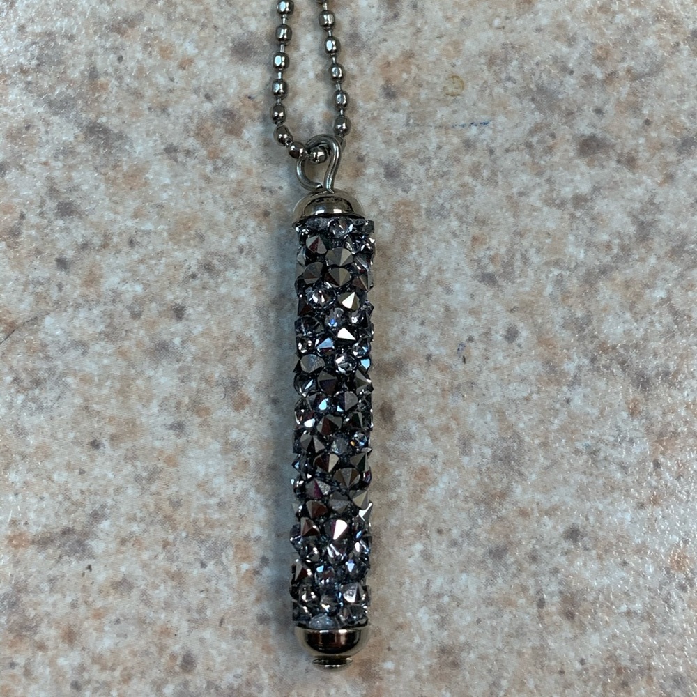 Sabika Invigorating Shimmer Bar Necklace
